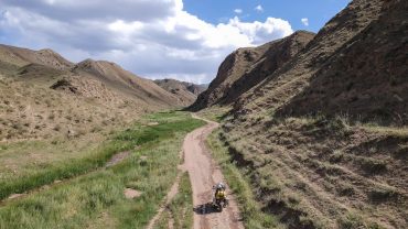 Kyrgyzstan-drone-Driving to Song Kul_0599